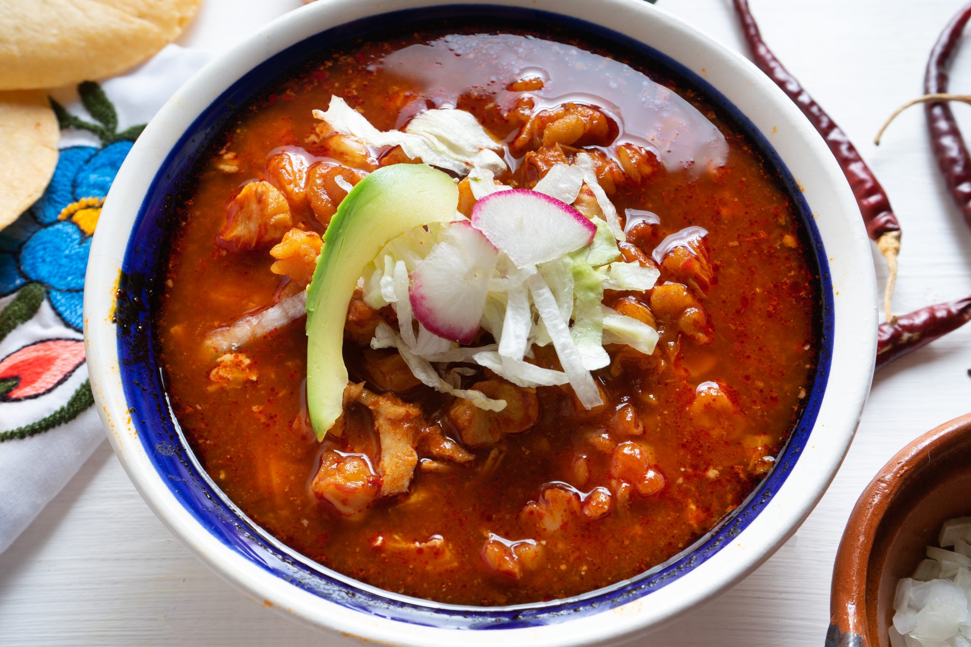 Receta: Delicioso Pozole Rojo De Puerco Estilo Jalisco